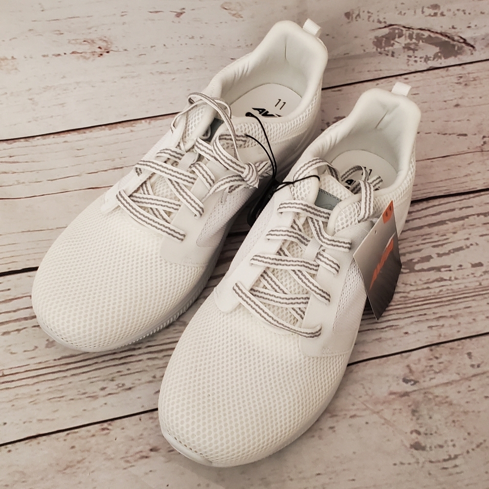 Avia women's deluxe lightweight sneakers with memory foam white size 11